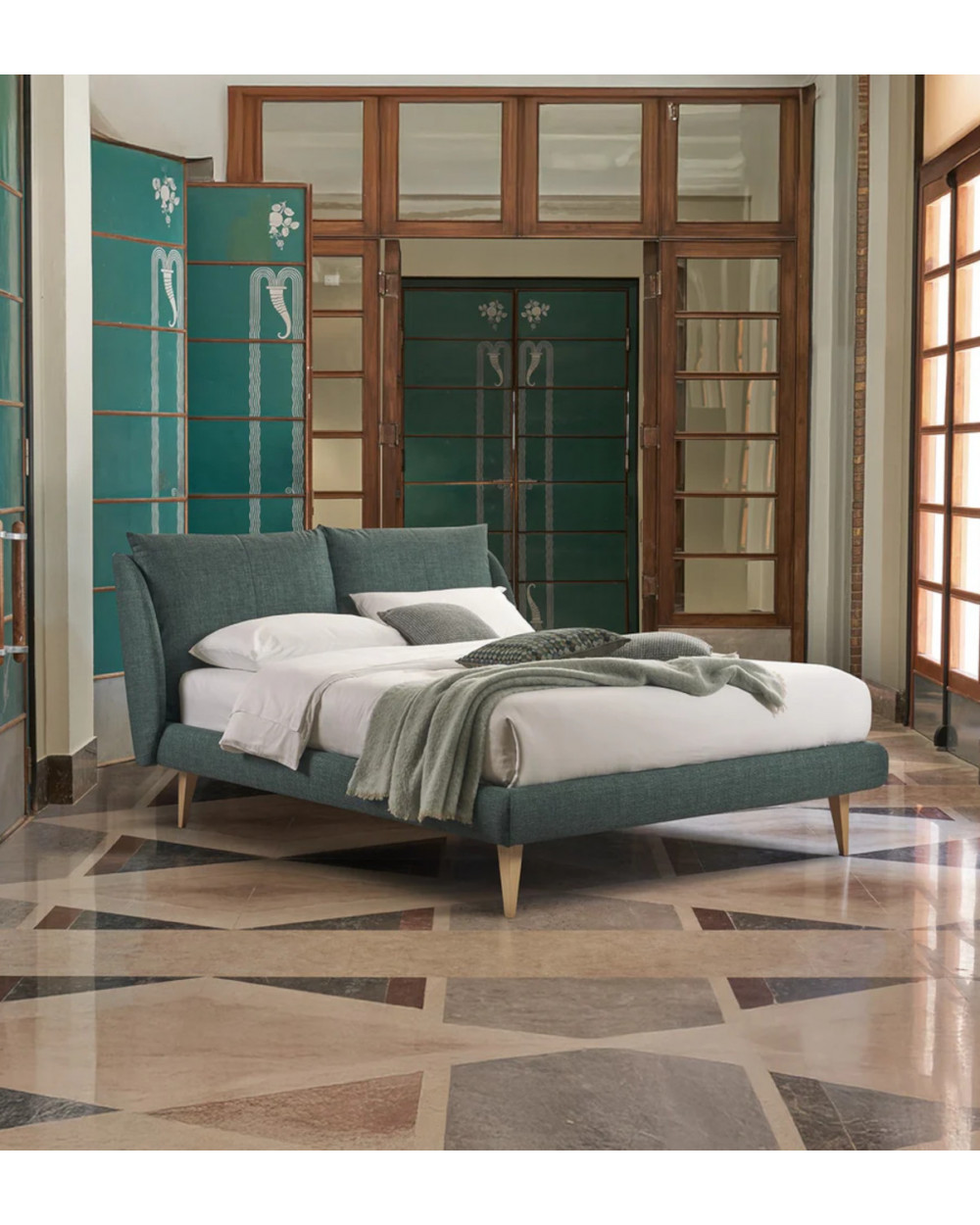 Helmut Bedframe
