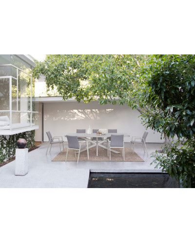 Isacco Pelican Dining Table