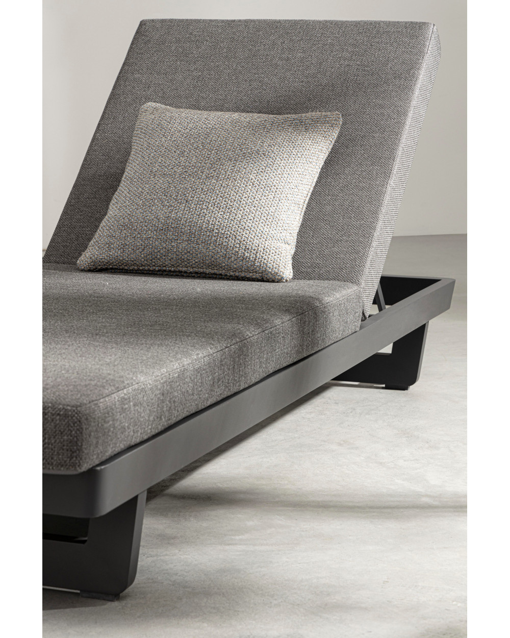 Infinity Antracite Sunbed